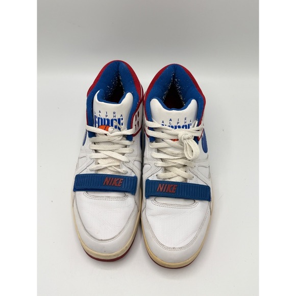 Athletic_Shoes